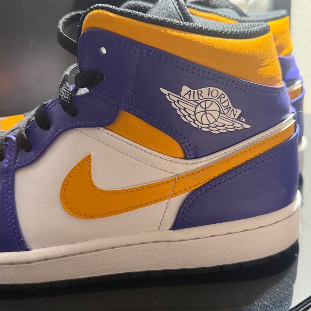 Nike Air Jordan 1 Mid Lakers Purple University Gold Retro DQ8426-517 Mens New - Picture 4 of 8